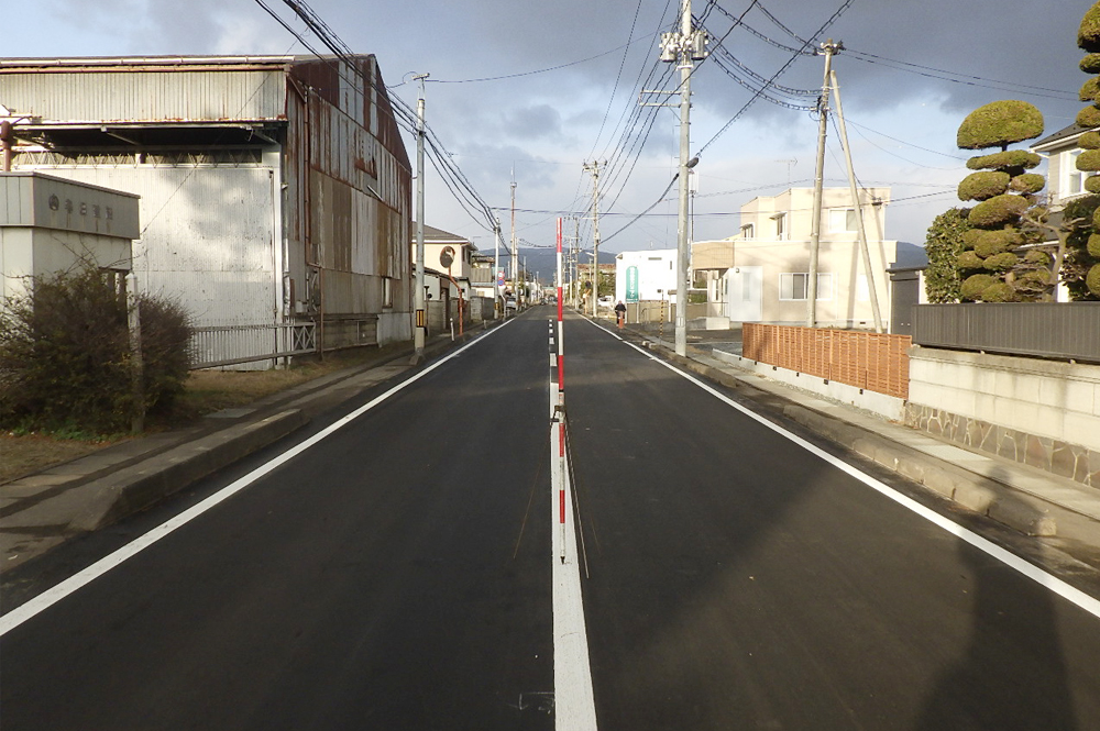 【2024年01月完成 令和5年度受注】市道泉・萱場線 道路舗装修繕工事 (緊自債)